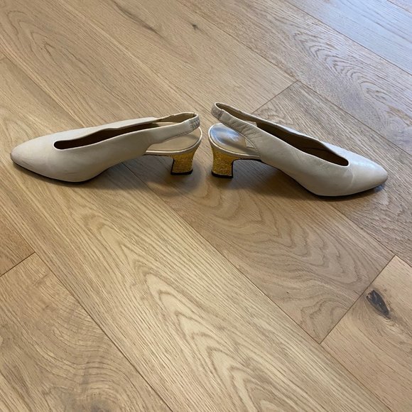 Cream colour high heels - Picture 4 of 5